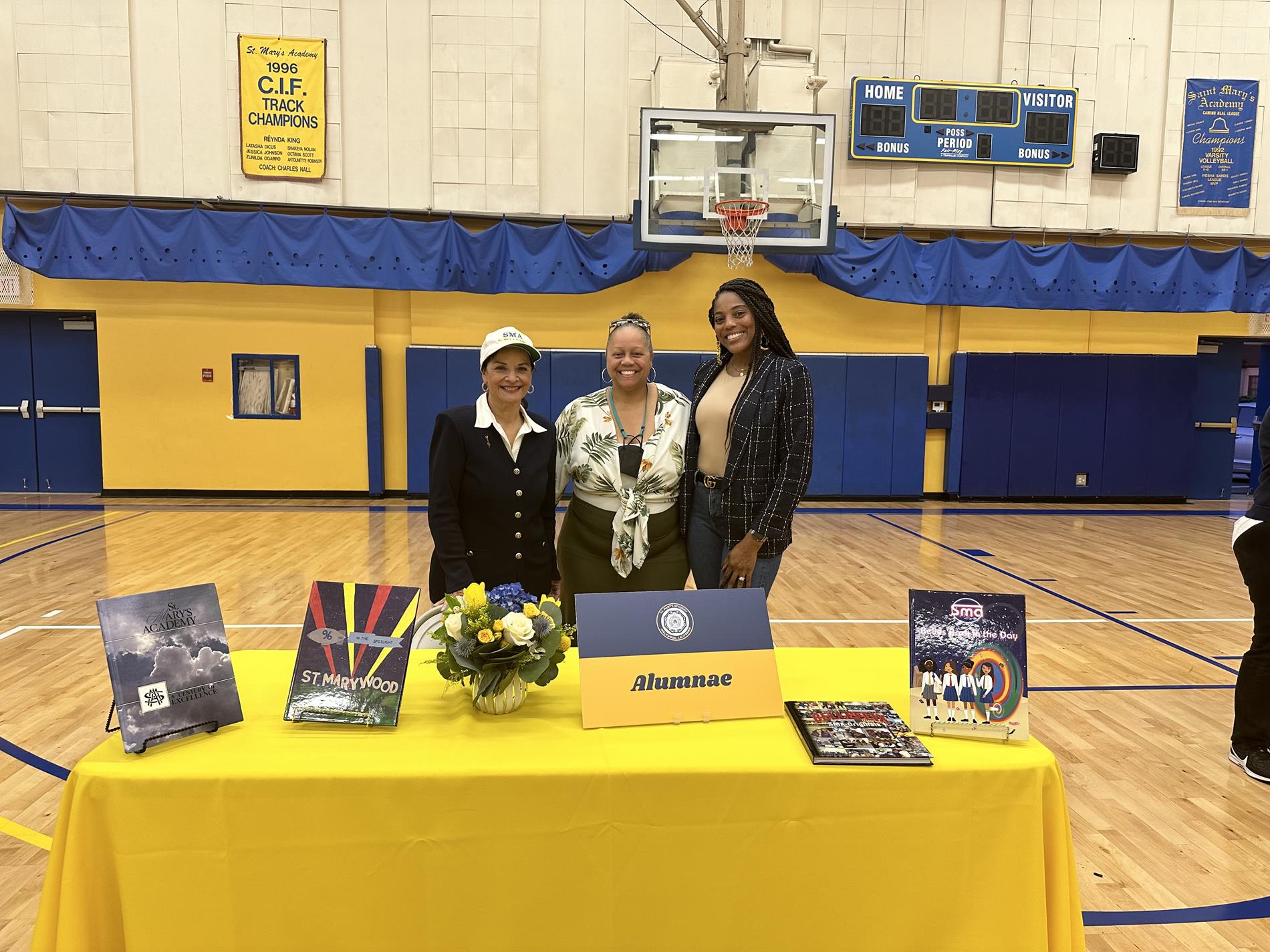 Alumnae Volunteers at Open House