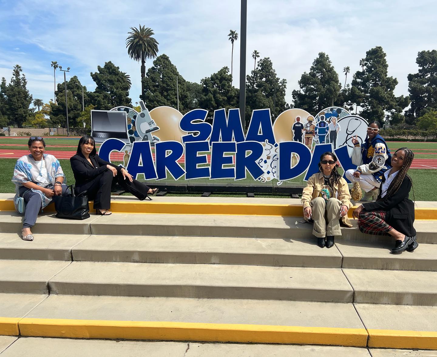 女校友 Career Day St. 玛丽的