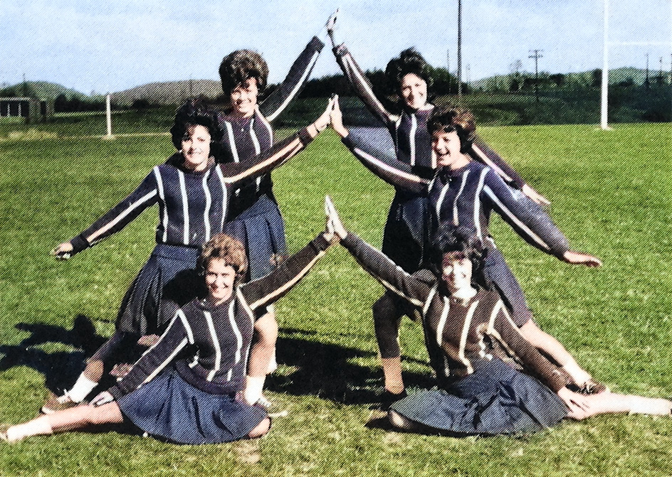 1963 Football Cheerleaders