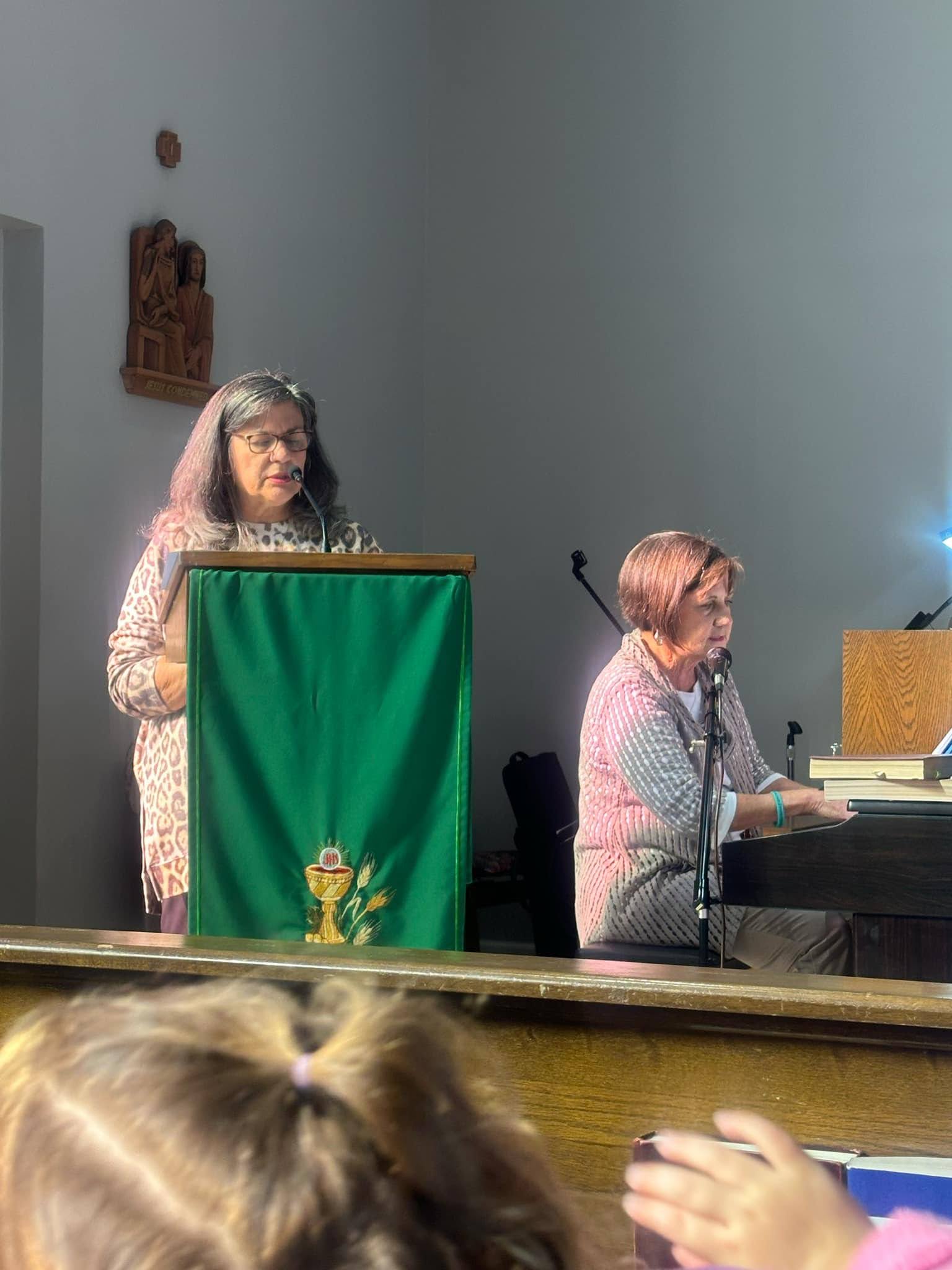 Nancy and Doris provide music