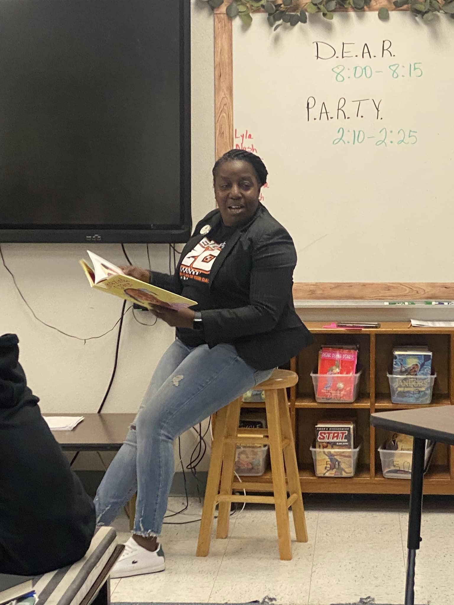 We are thankful for the amazing guest readers who helped us end Literacy Week strongly.