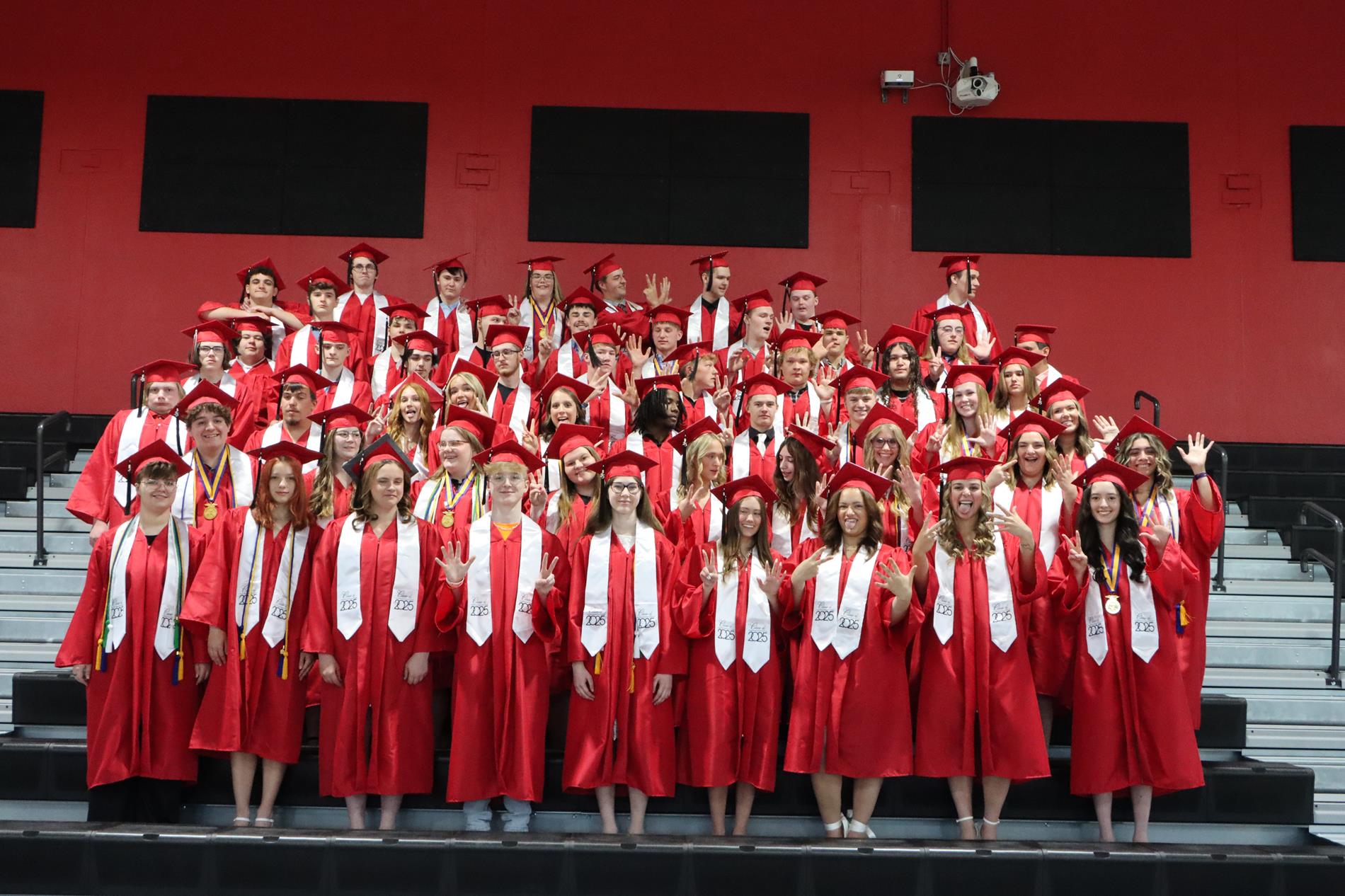 @025 Grads