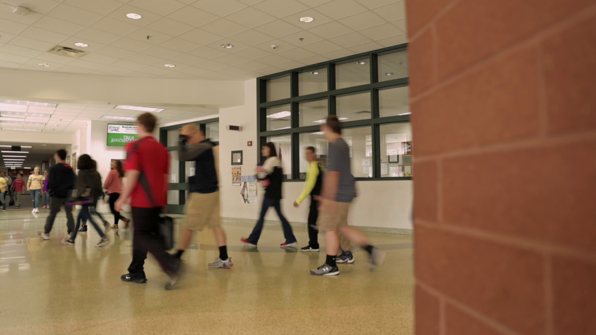 FCMS Students walking in hallway.