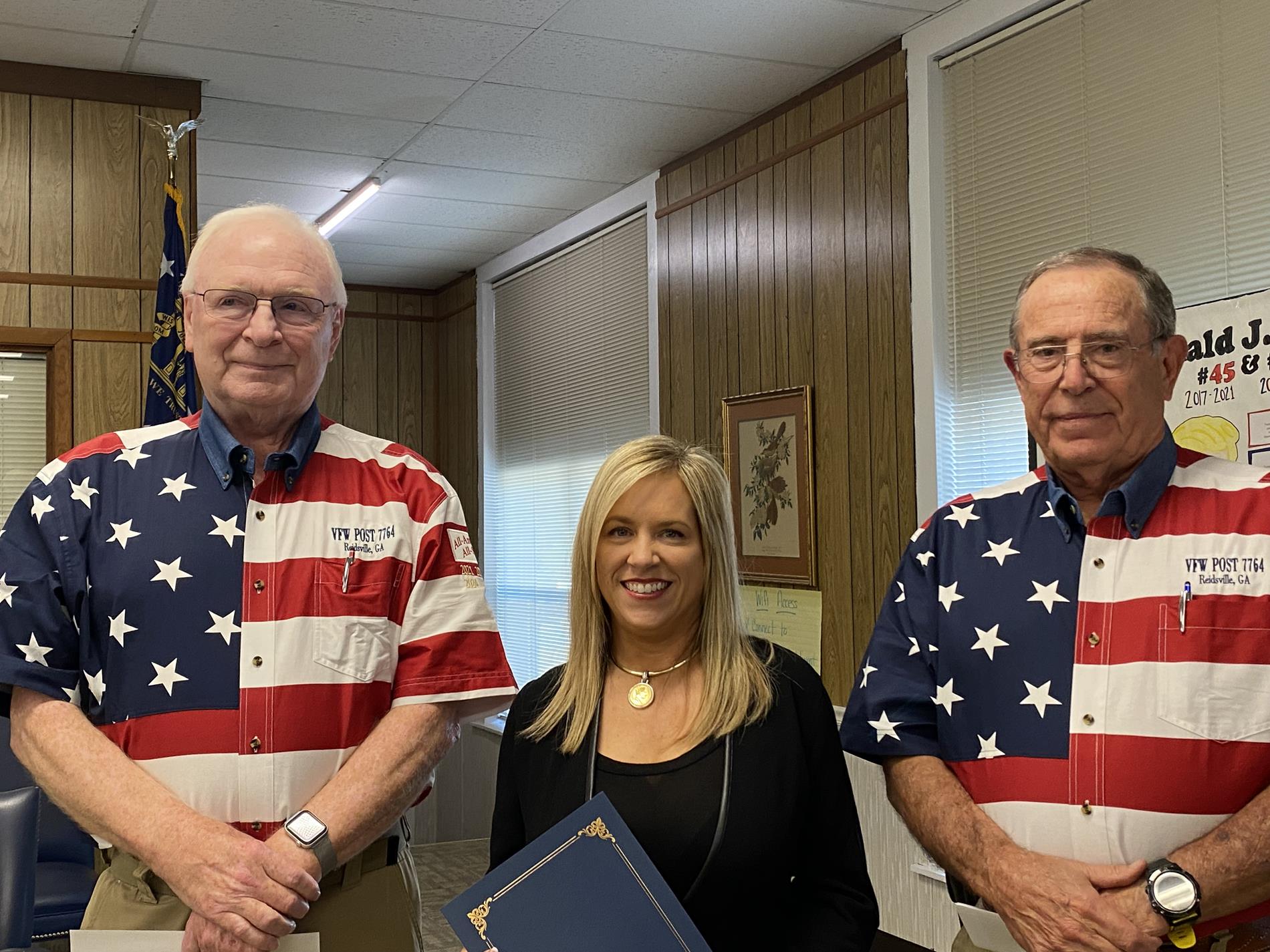 Dawn Rhoden receives VFW Teacher of the Year Award