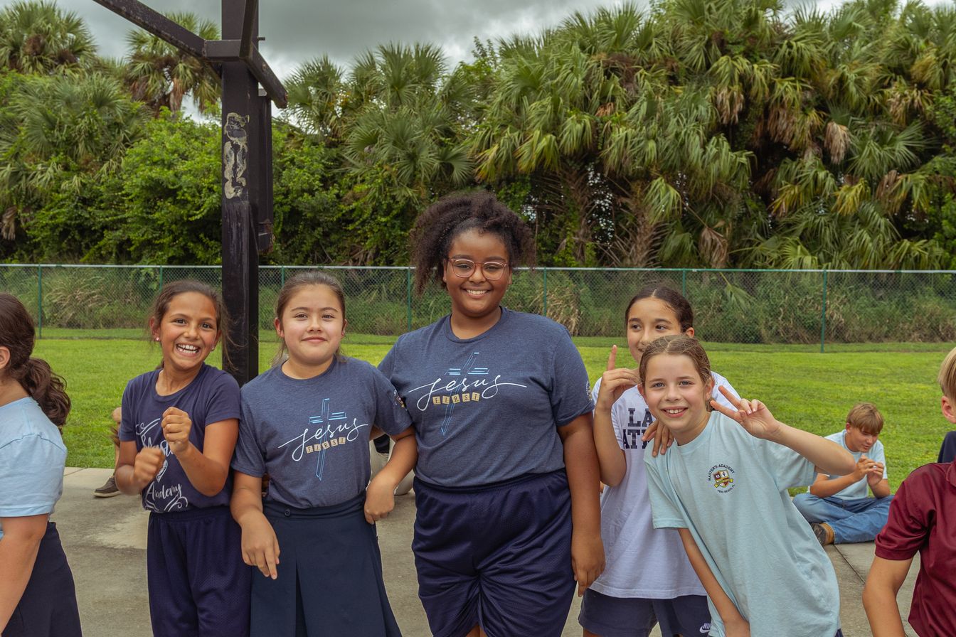 Students smiling for picture