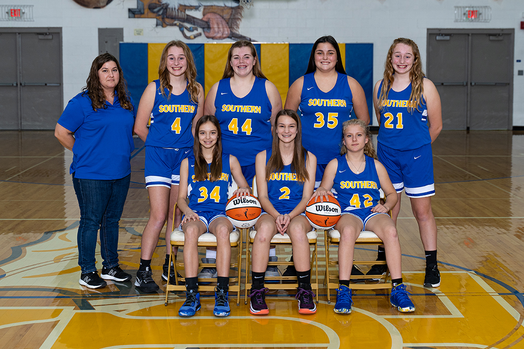 2021-22 8th Grade Girls Basketball team