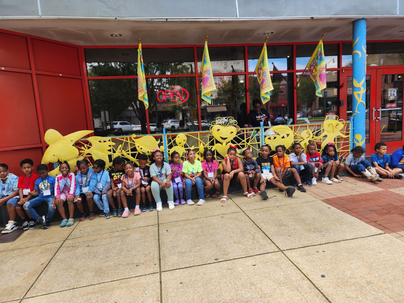 Summer Learning students visit the Children's Hands-On Museum (CHOM)
