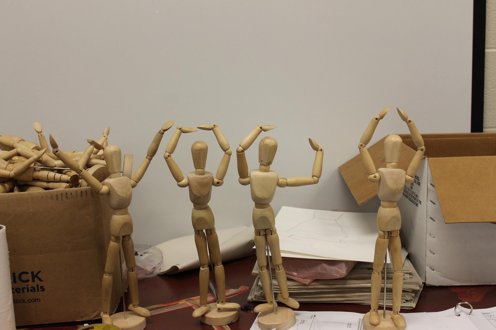 Art class wooden poseable figures