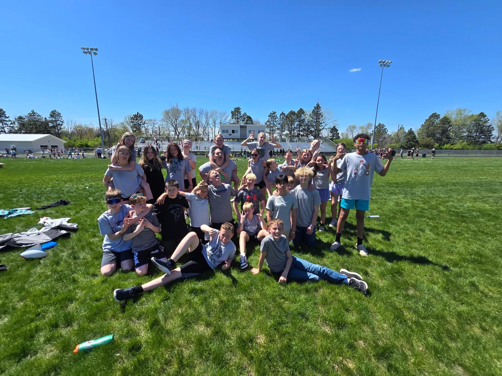 Elementary Track Group Picture 