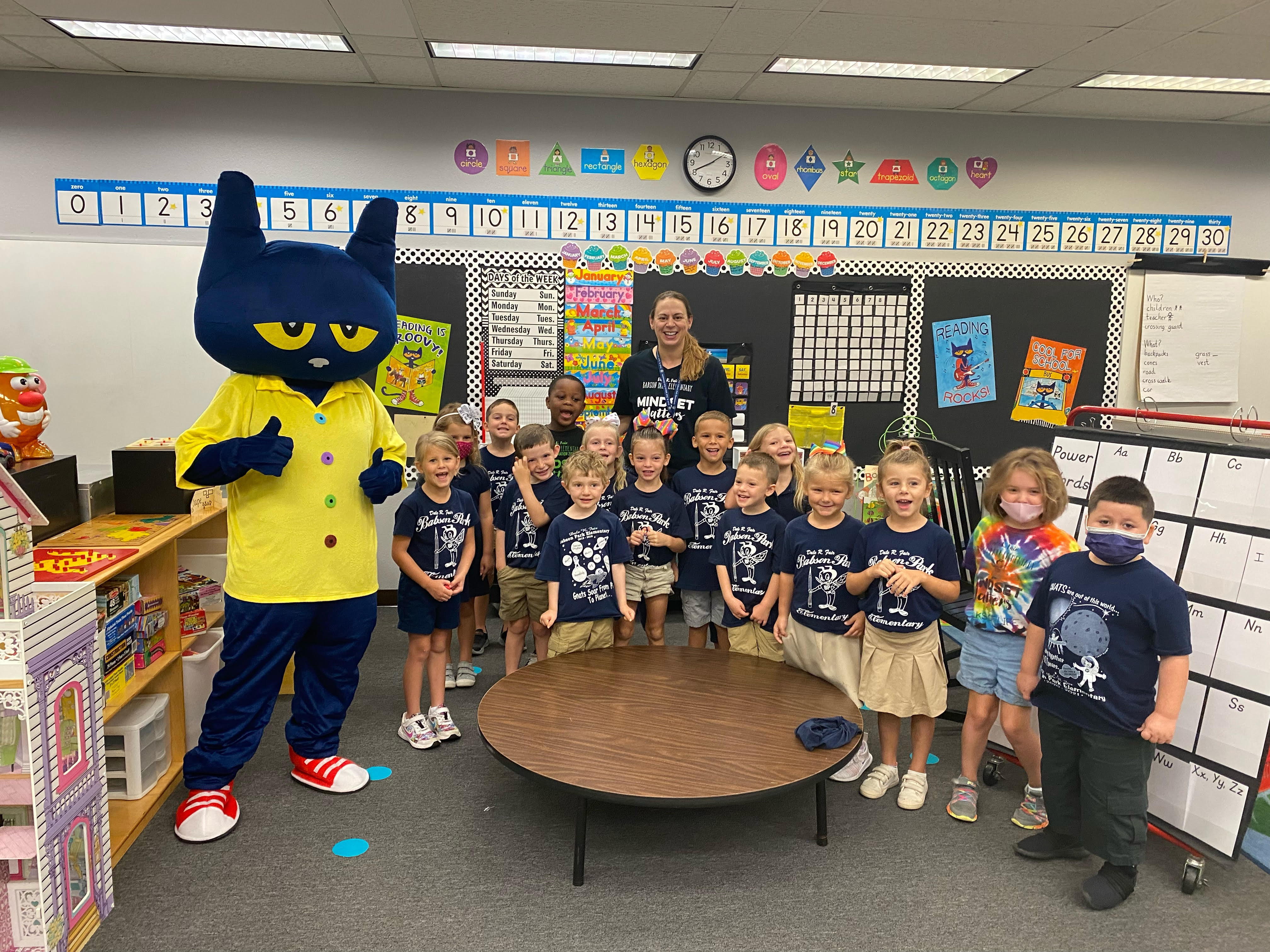 Pete the Cat with Mrs. Gravel's Kindergarten Class