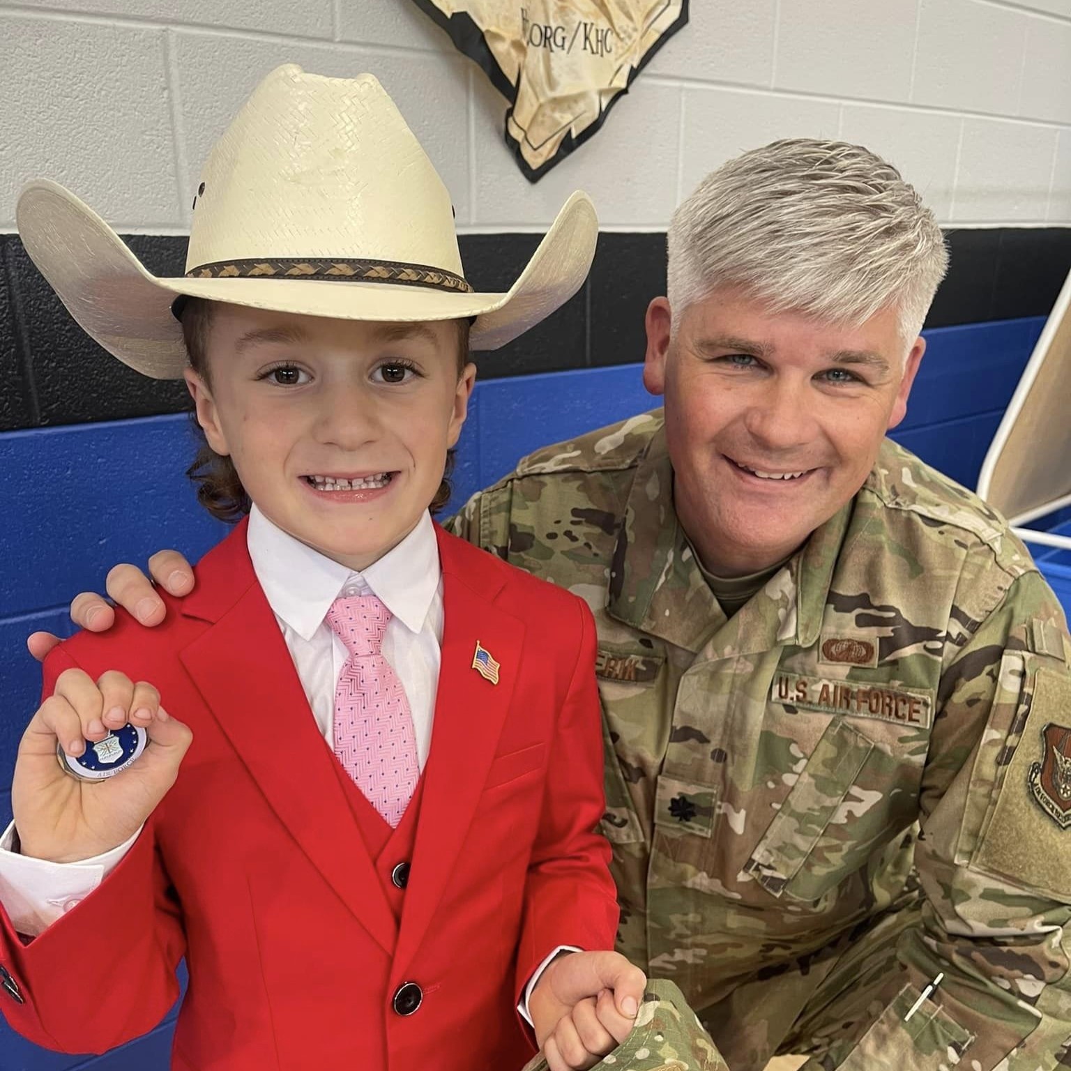 Veteran with student singer