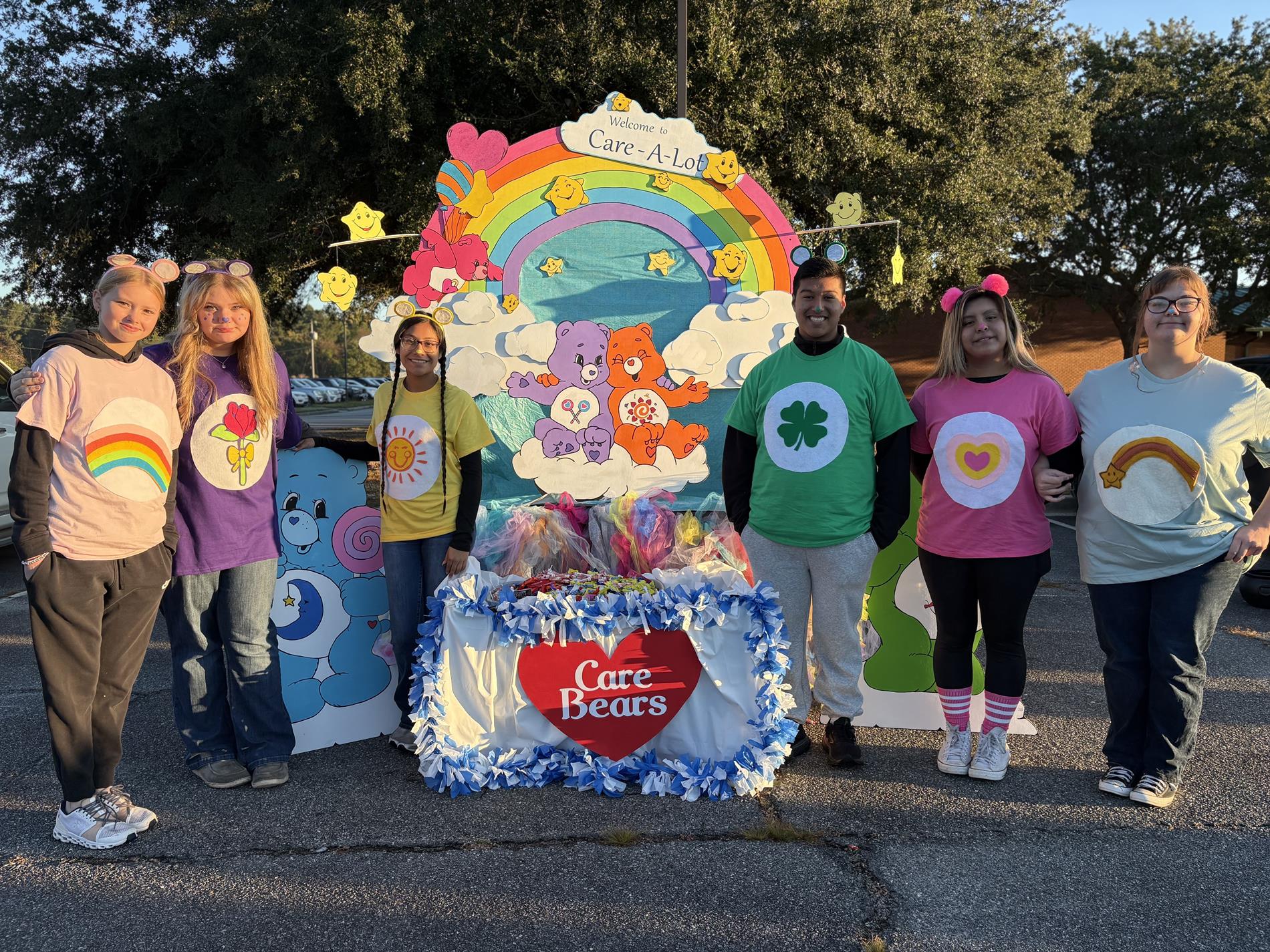 FBLA Officers Volunteering at Trunk or Treat