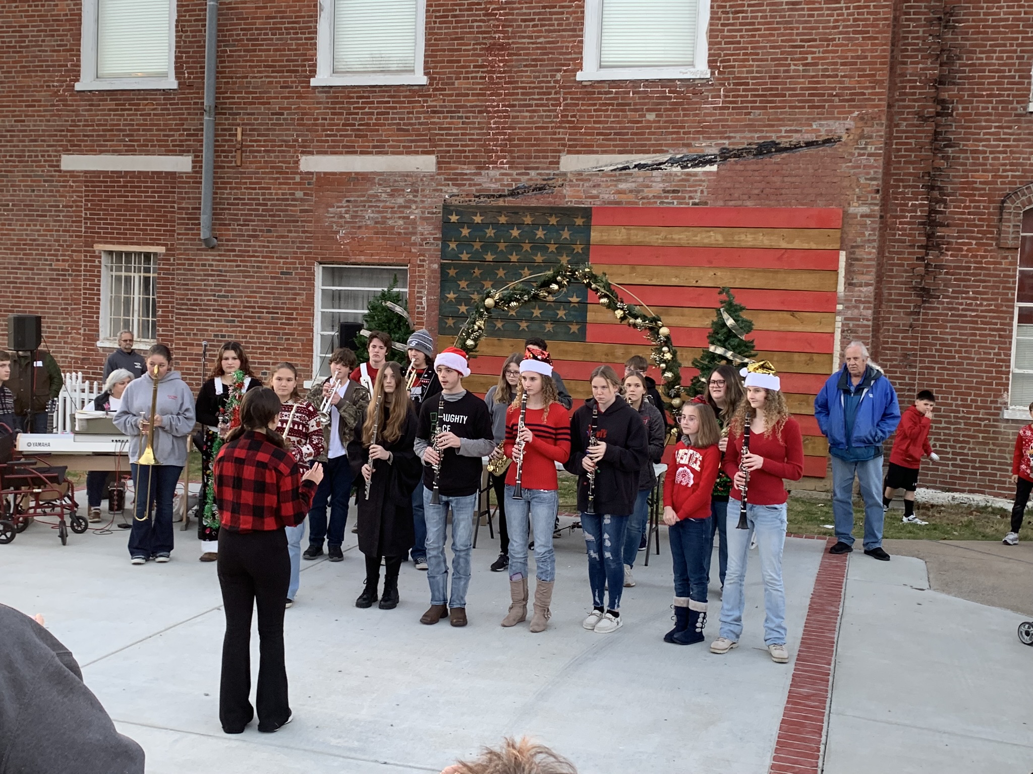 LCHS Band on Christmas in the Courtyard