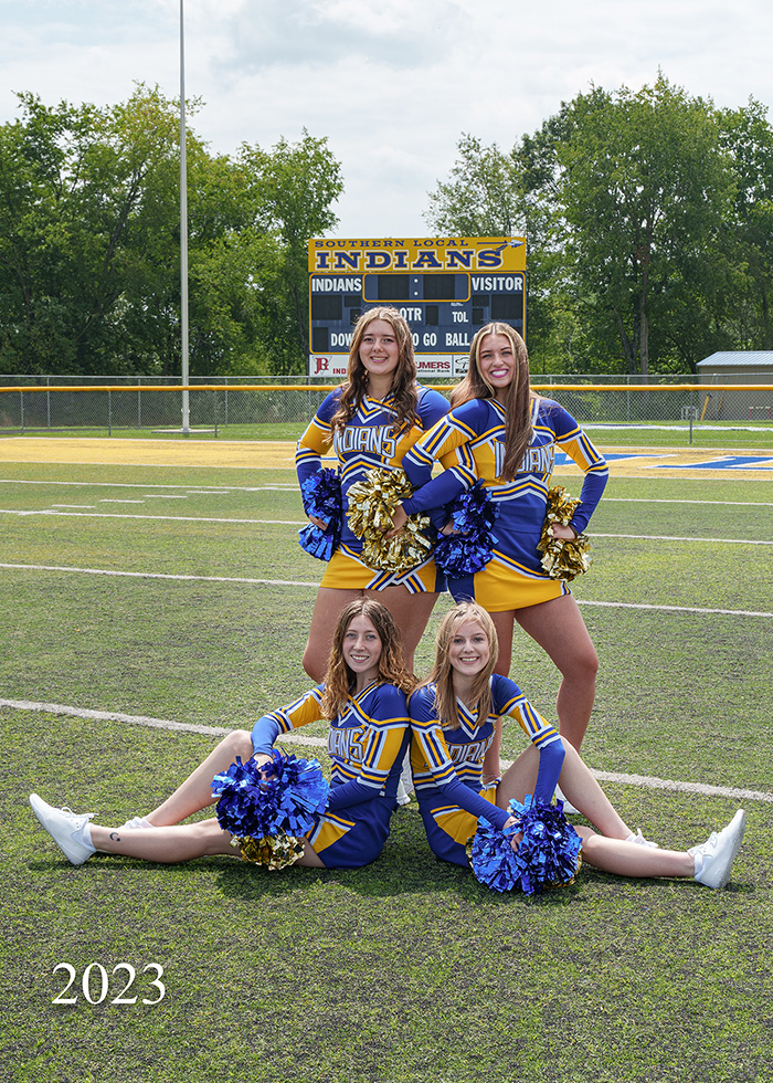 2023 senior cheerleaders