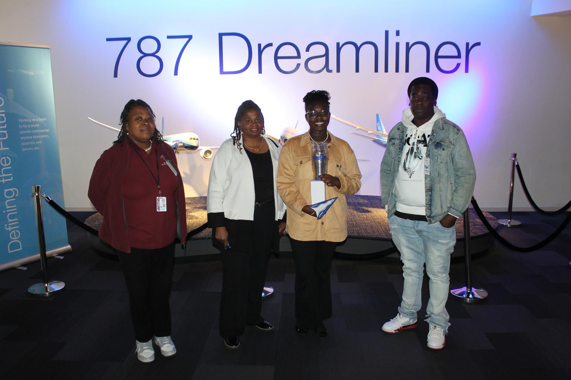 787 dreamliner. picture of people