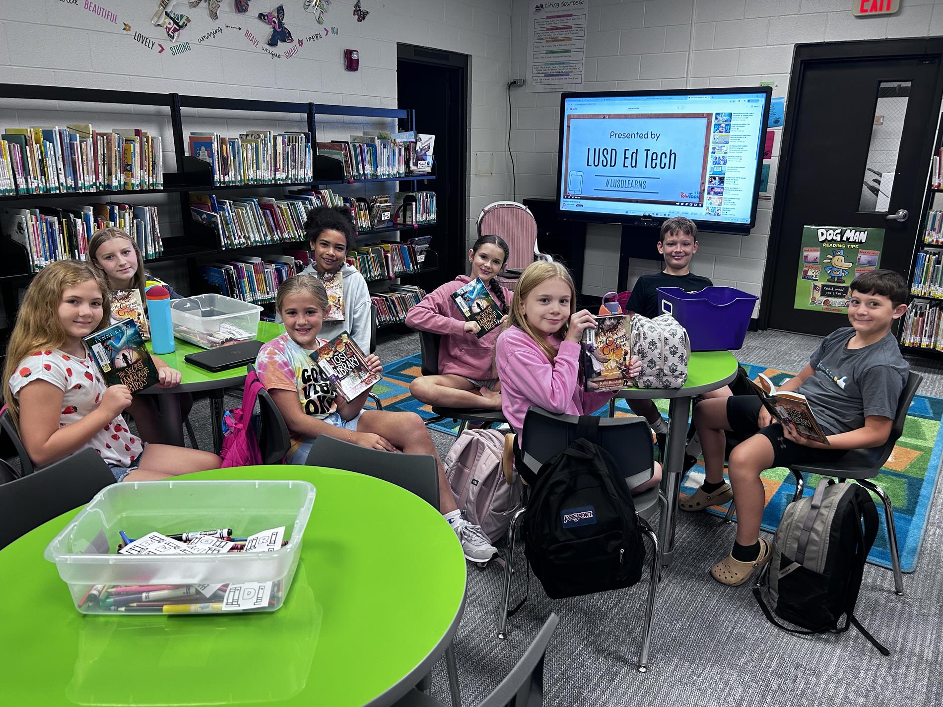 5th Grade Students Reading 5th Grade Students Reading