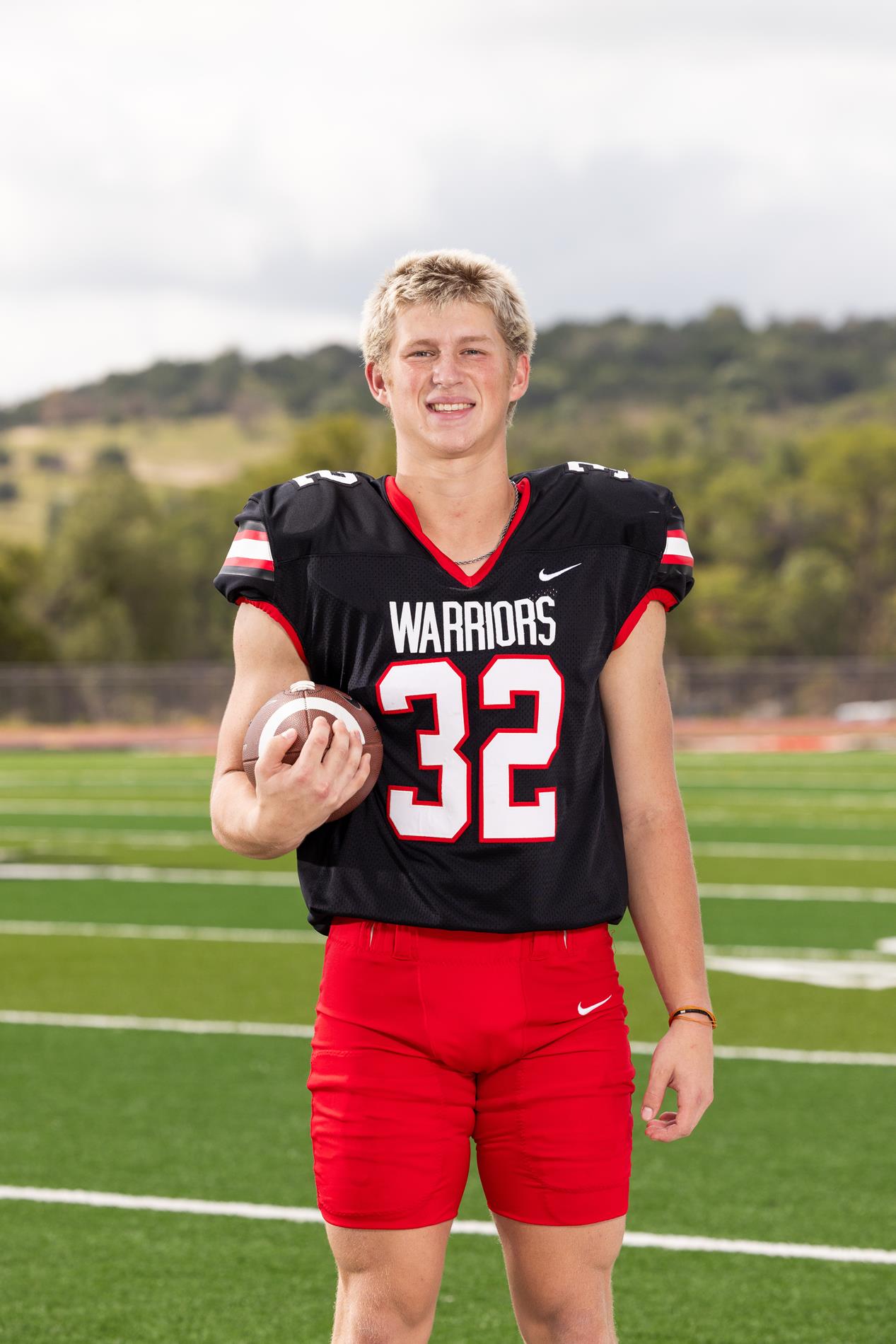 32 ZACH HARDER, DE/TE, SR
