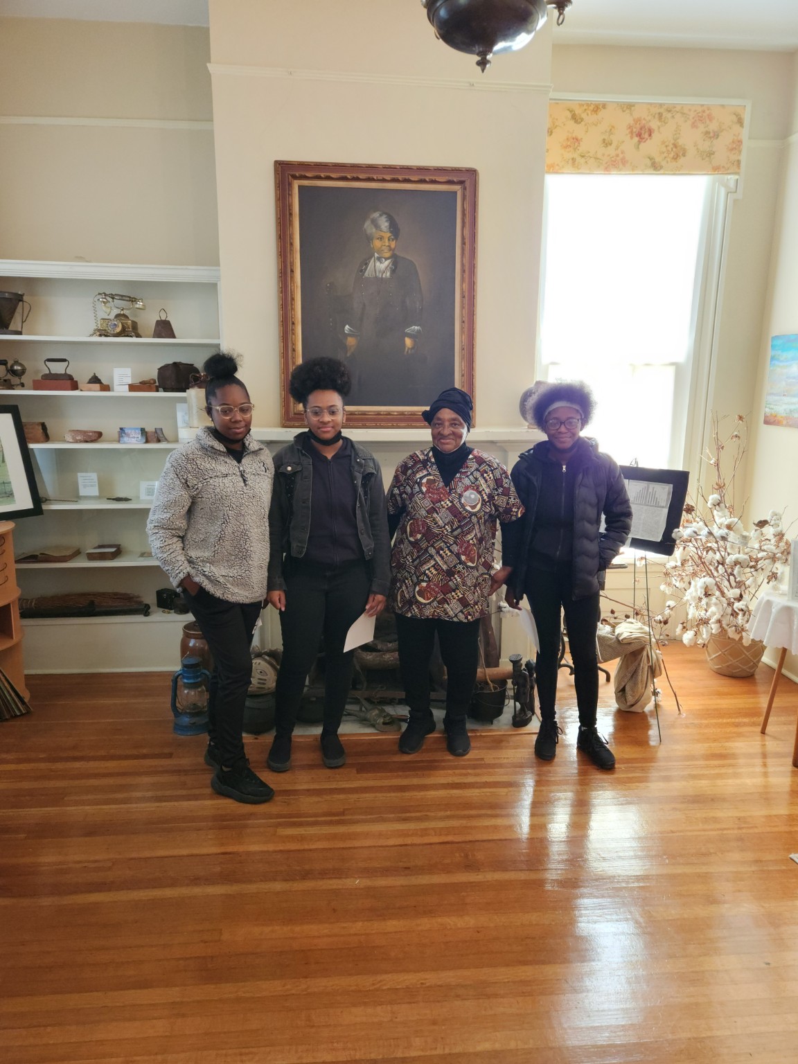 BMF class help out at the idea B. Wells Museum 