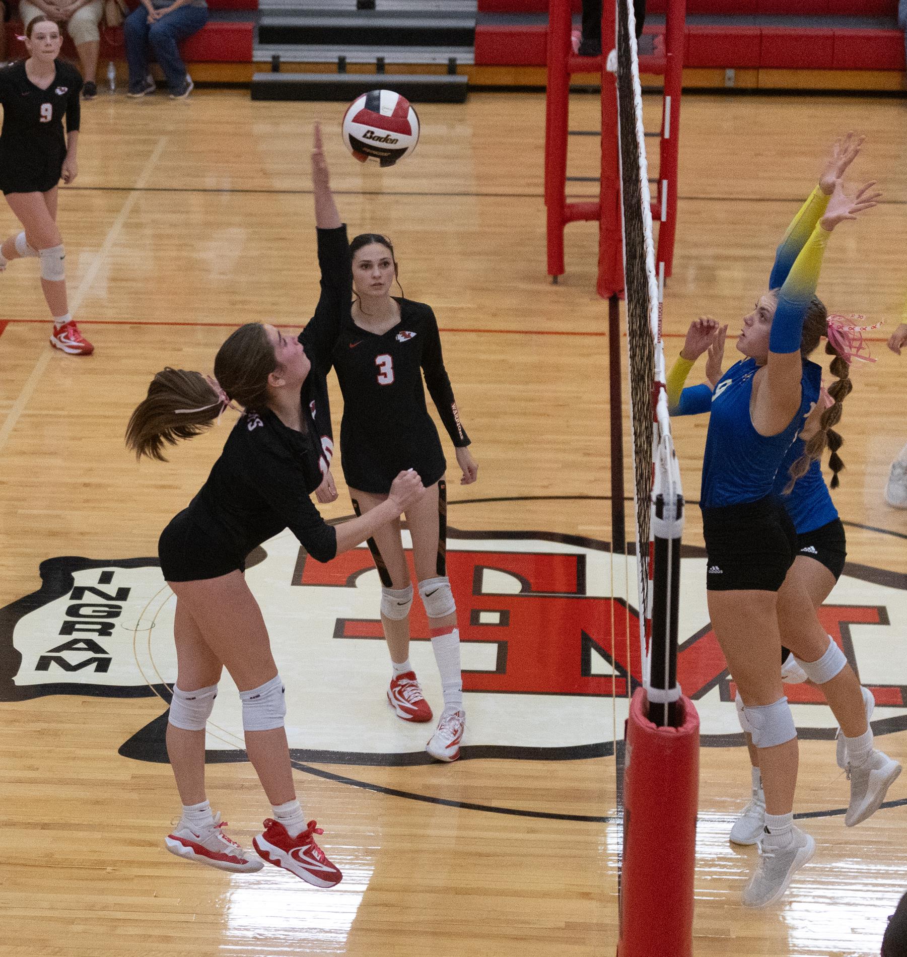 Ingram Tom Moore volleyball defeats Comfort