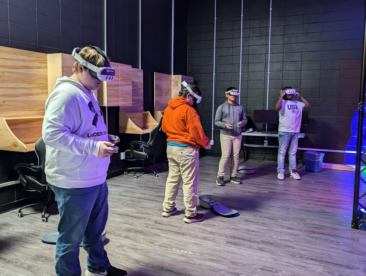 Robotics students play with Oculus