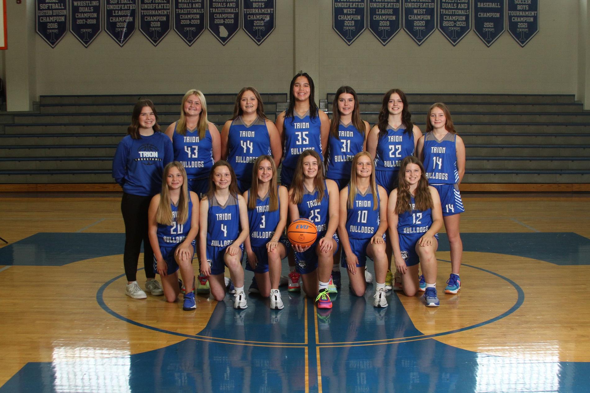 24-25 Girls Basketball Team Photo