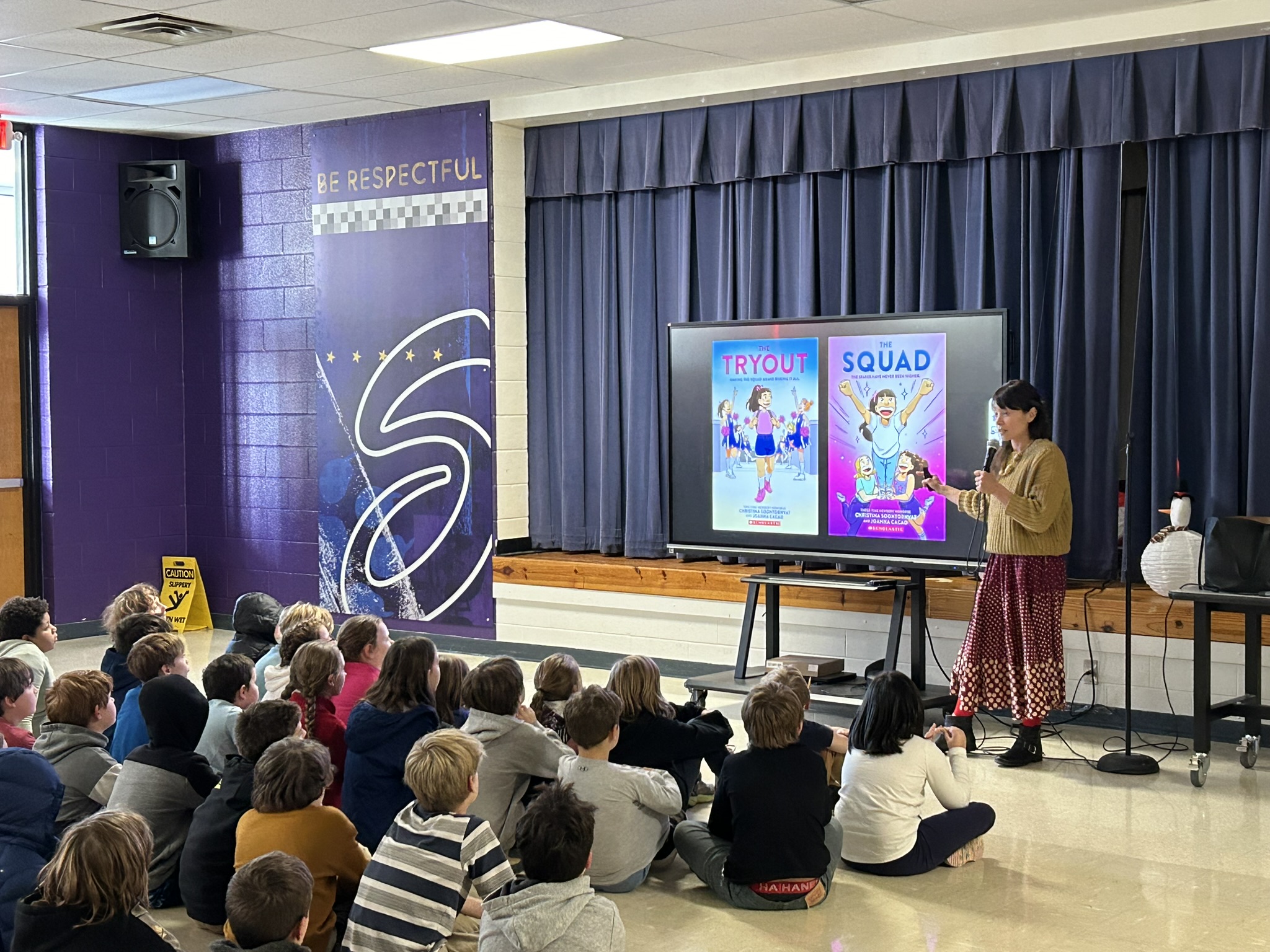 Children's author, Christina Soontornvat, visited with the Sewanee Elementary School 3rd-5th grade classes and discussed her most recent graphic novel, The Squad, and provided students with insight into the making of a memoir. 