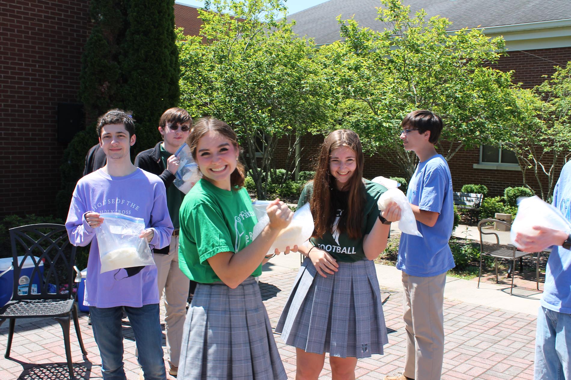 LinkCrew enjoys an ice cream social