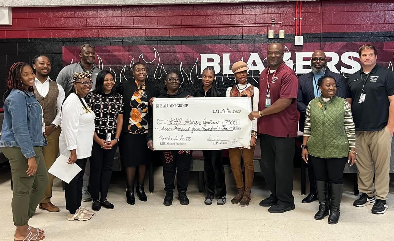alumni group makes donation to kingstree high school