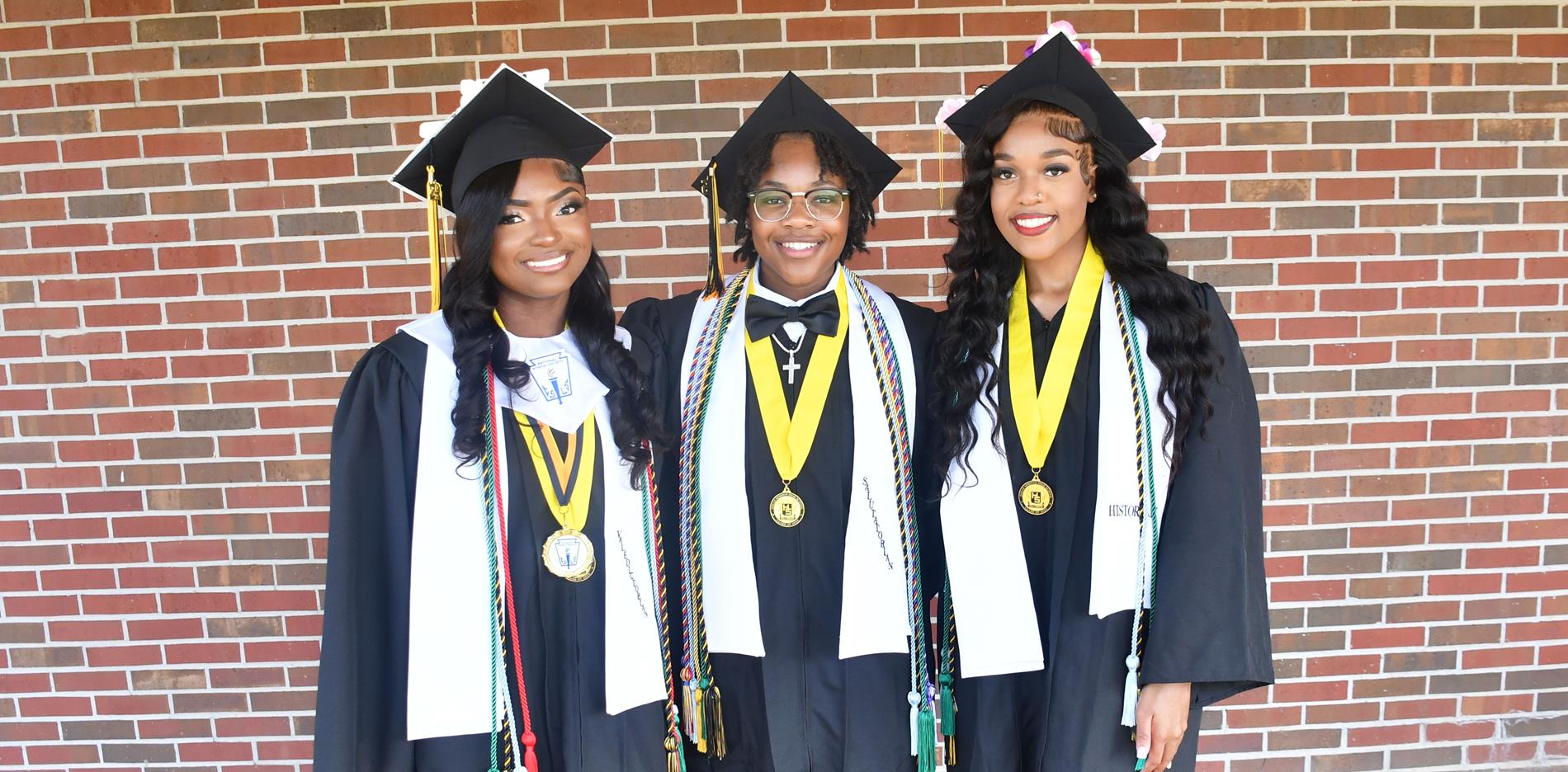 Valedictorian Salutatorian Historian 24-25