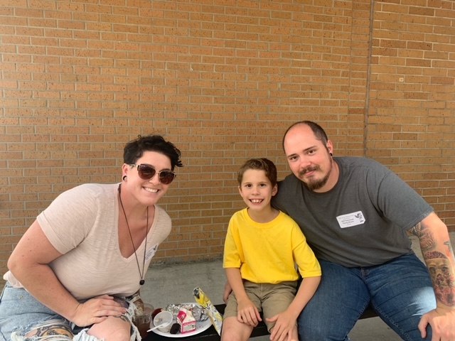 Gnat family enjoying the picnic.