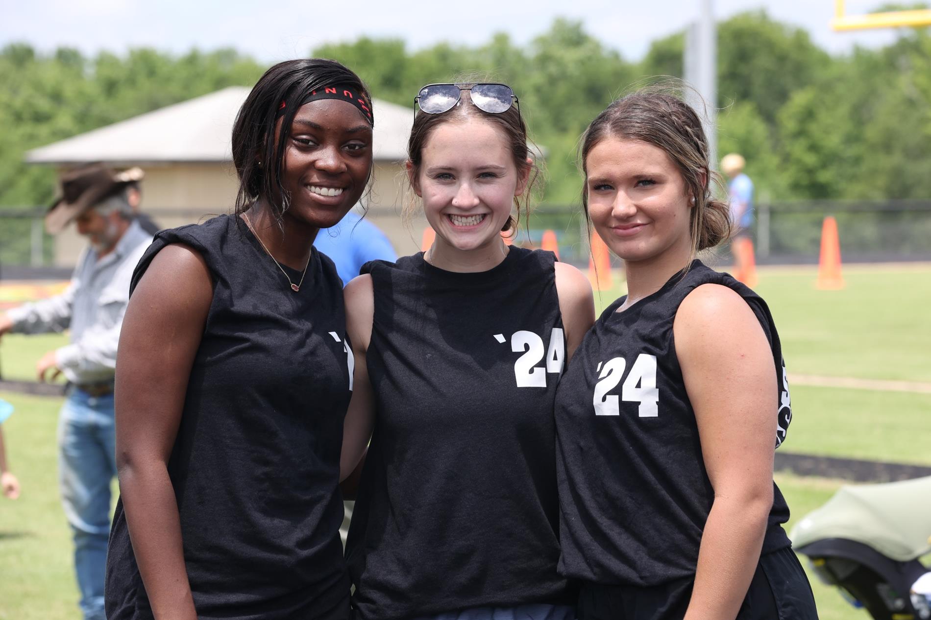Seniors assist with field day