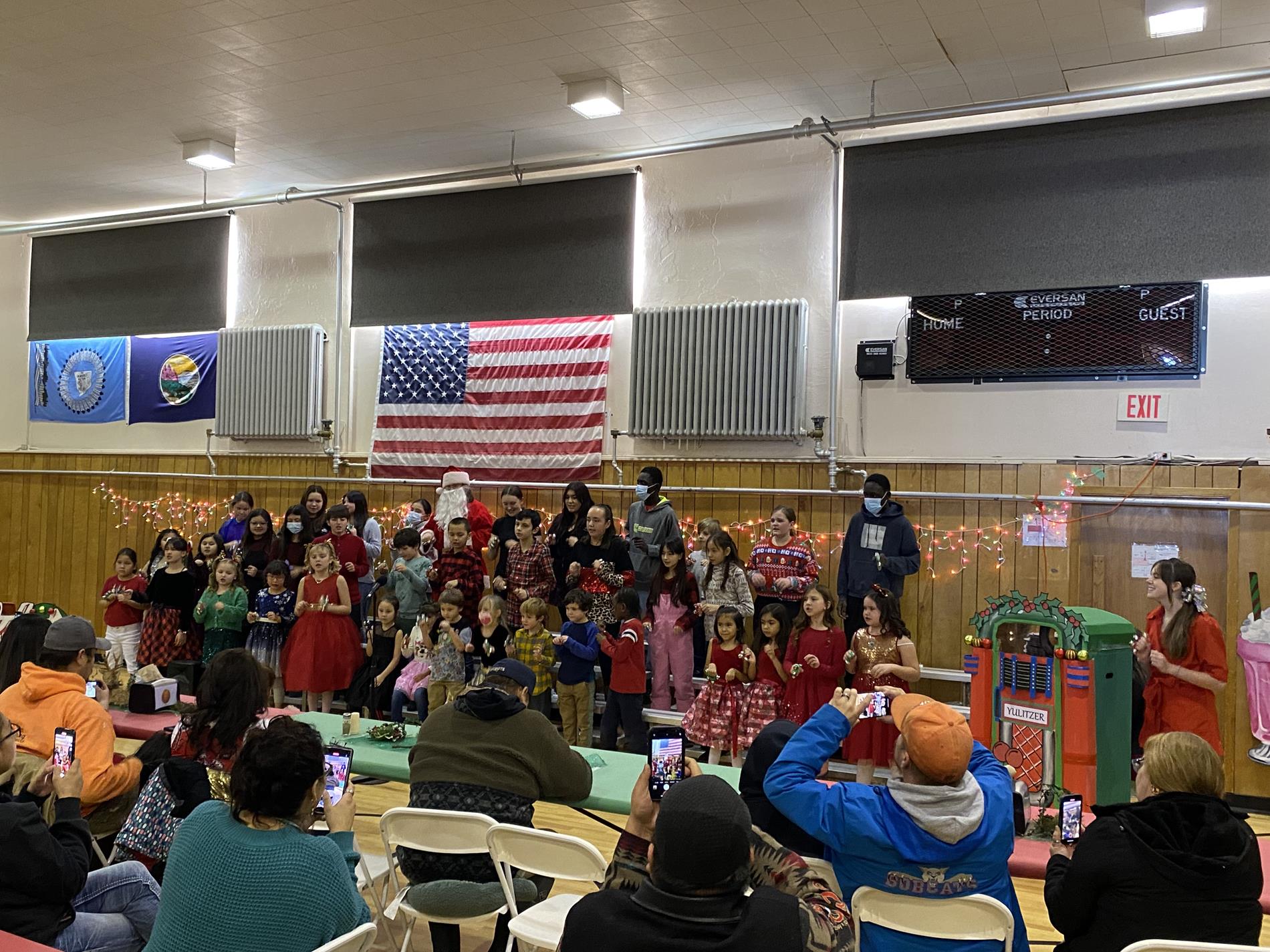 Students Participate in Christmas Program