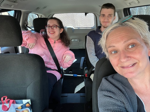 Anie and Caden deliver lunches to school staff