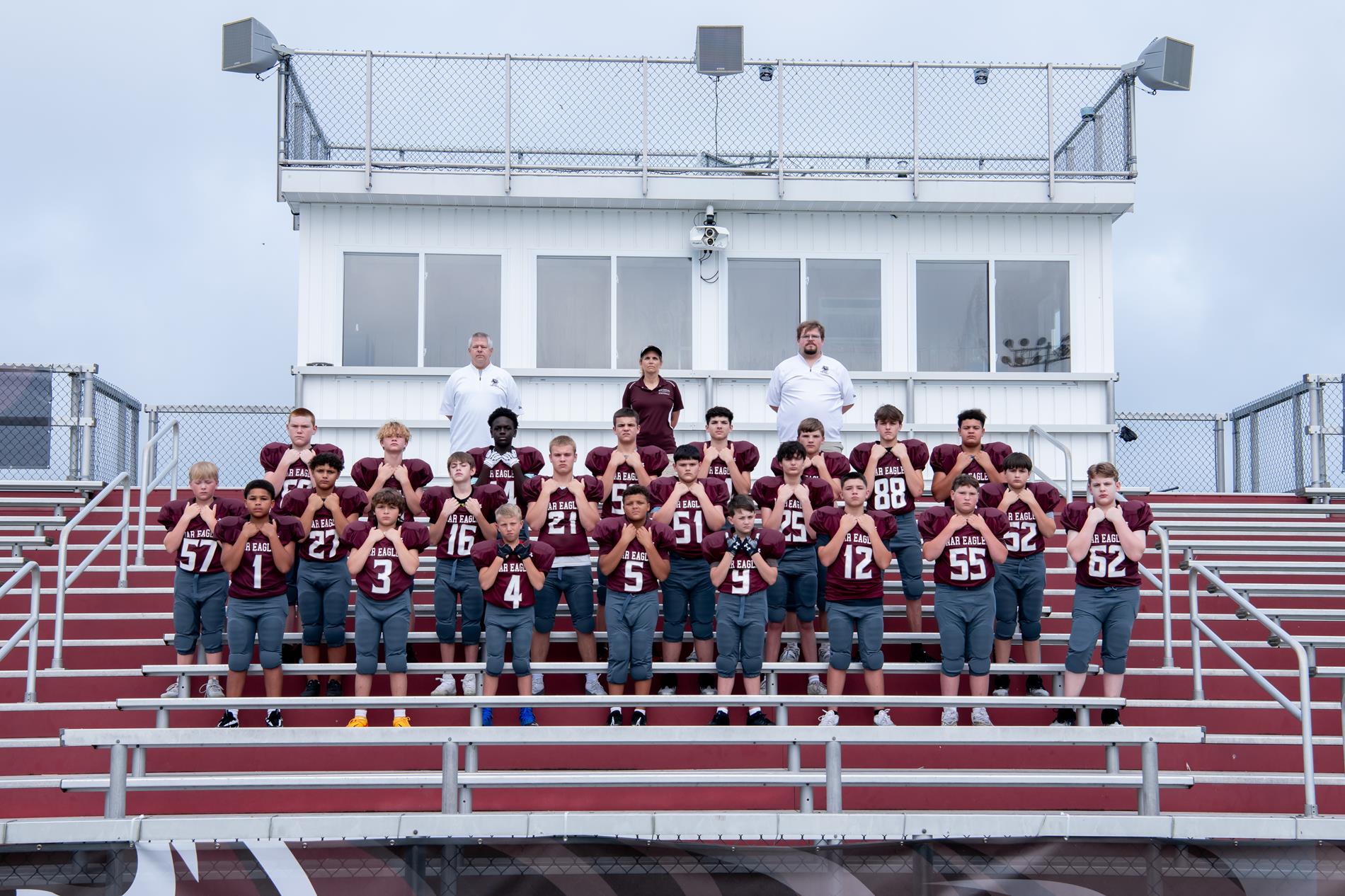 jr high football team with coaches