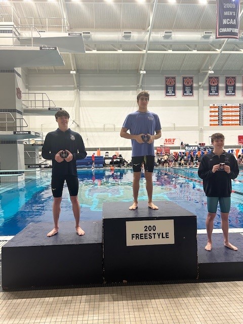Andon Ellzey 2nd place 200 yd free