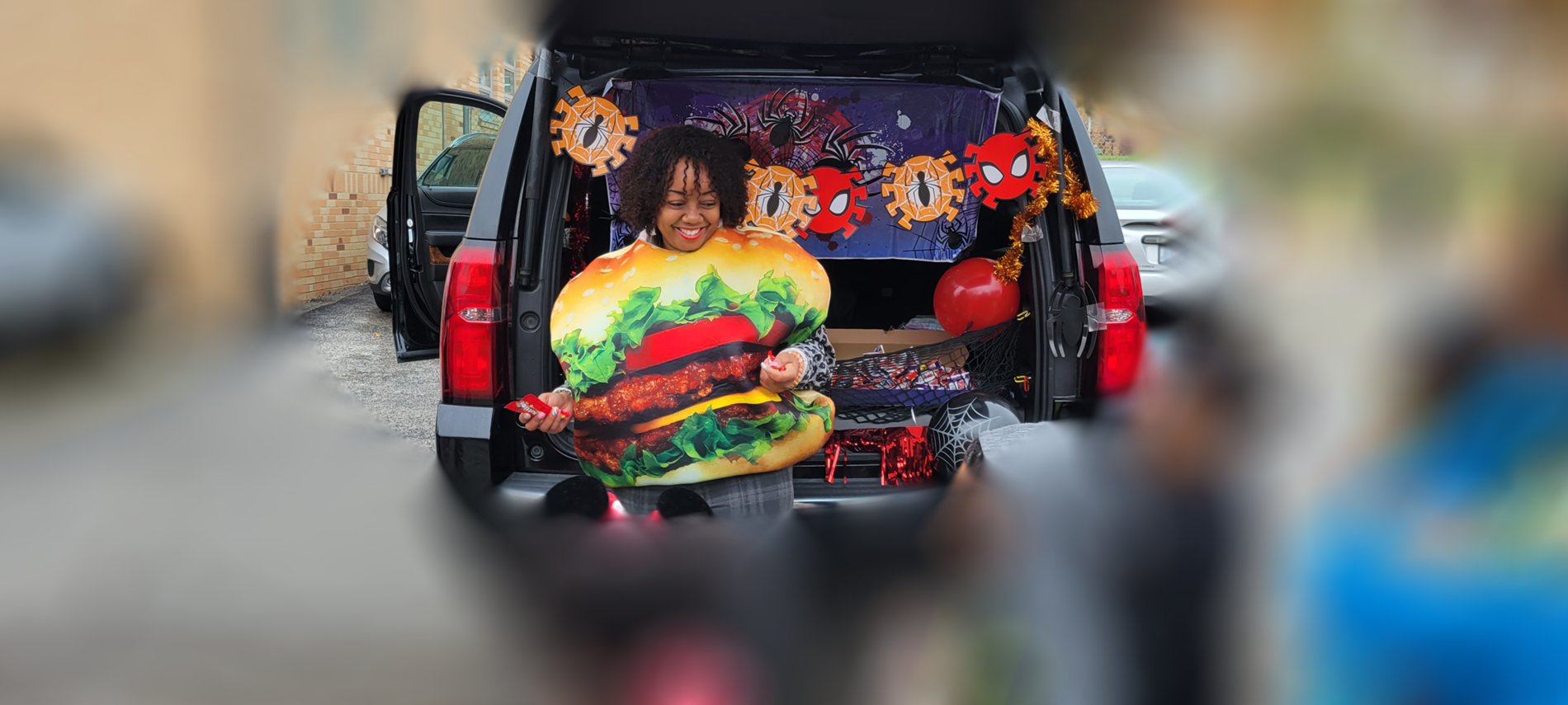 Trunk or treat pictures. Parent dressed as hamburger