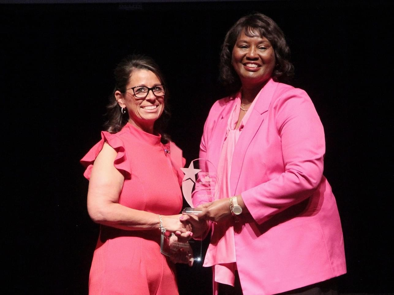 Kanda Boyd Receives Unsung Support Staff Award