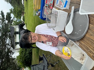 Miss Jo tries sifting