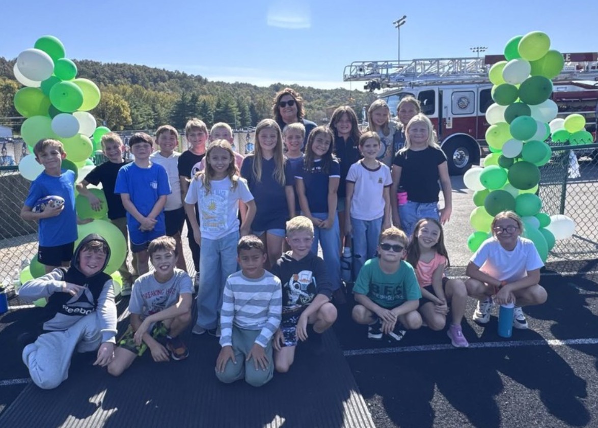 Mrs. Taylor's 4th grade class preparing to participate in the BES Walk-A-Thon.