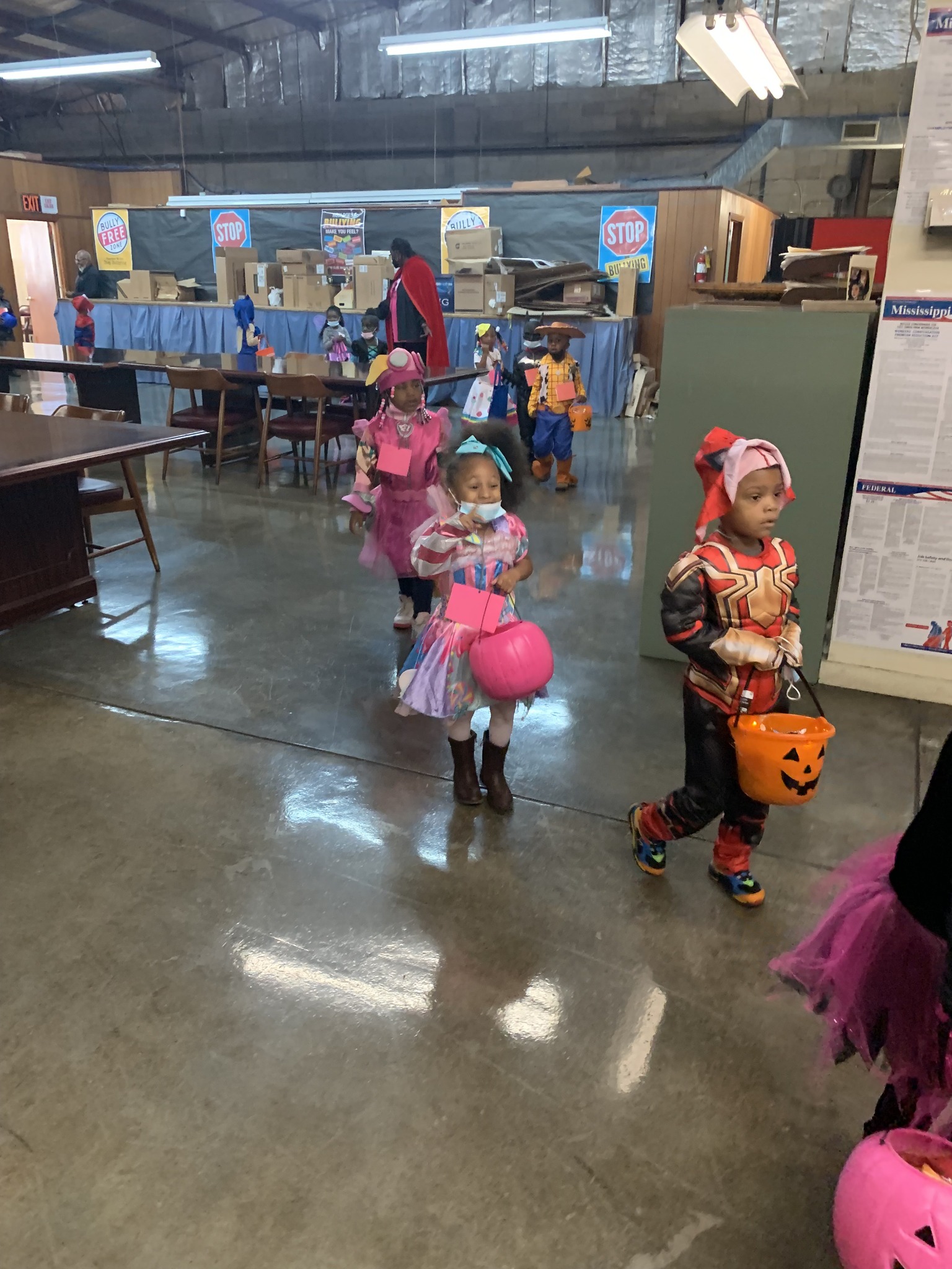 Pre-K walking through GLCSD ESB