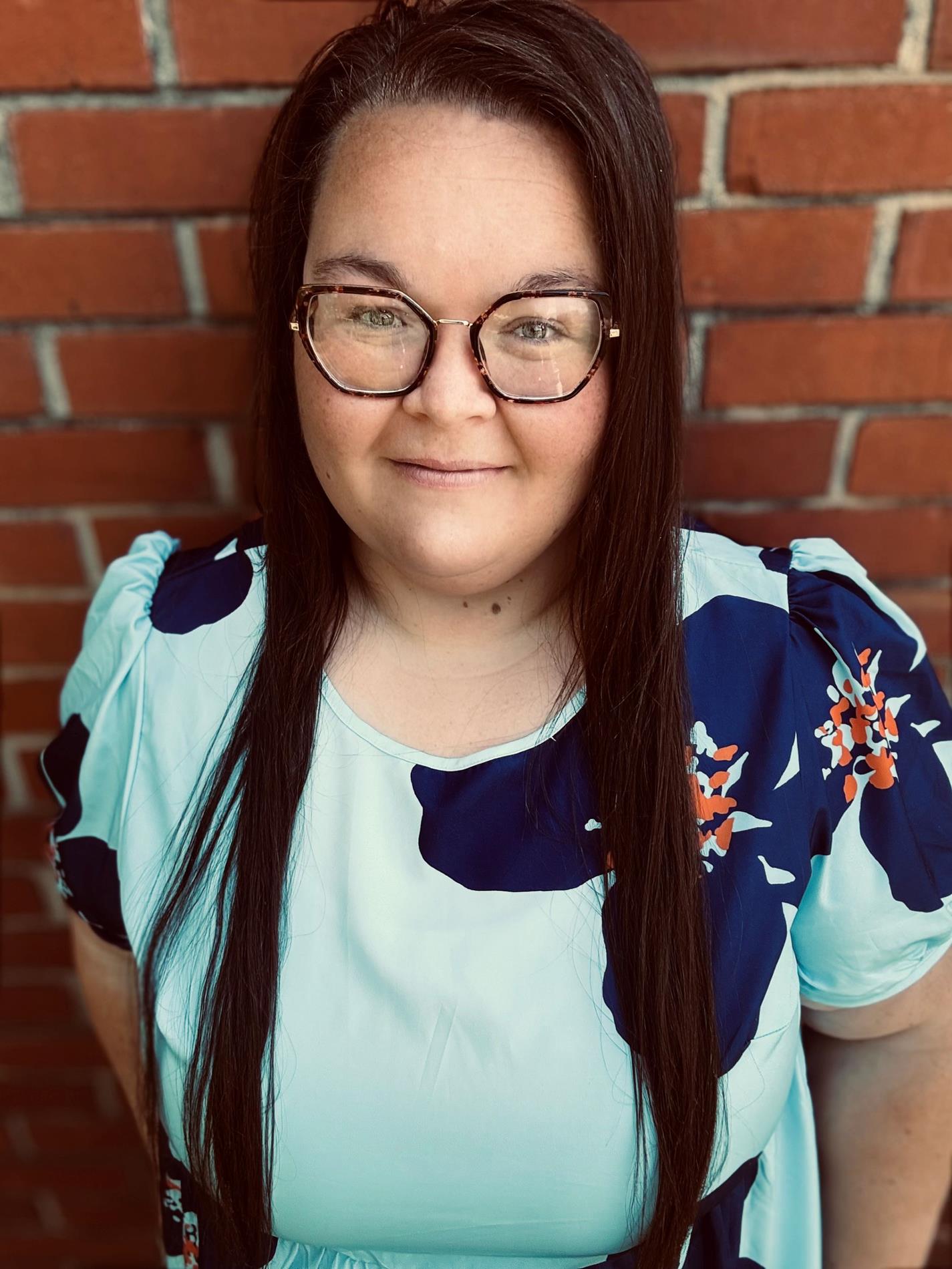 Jasmine Ellis-Office Manager