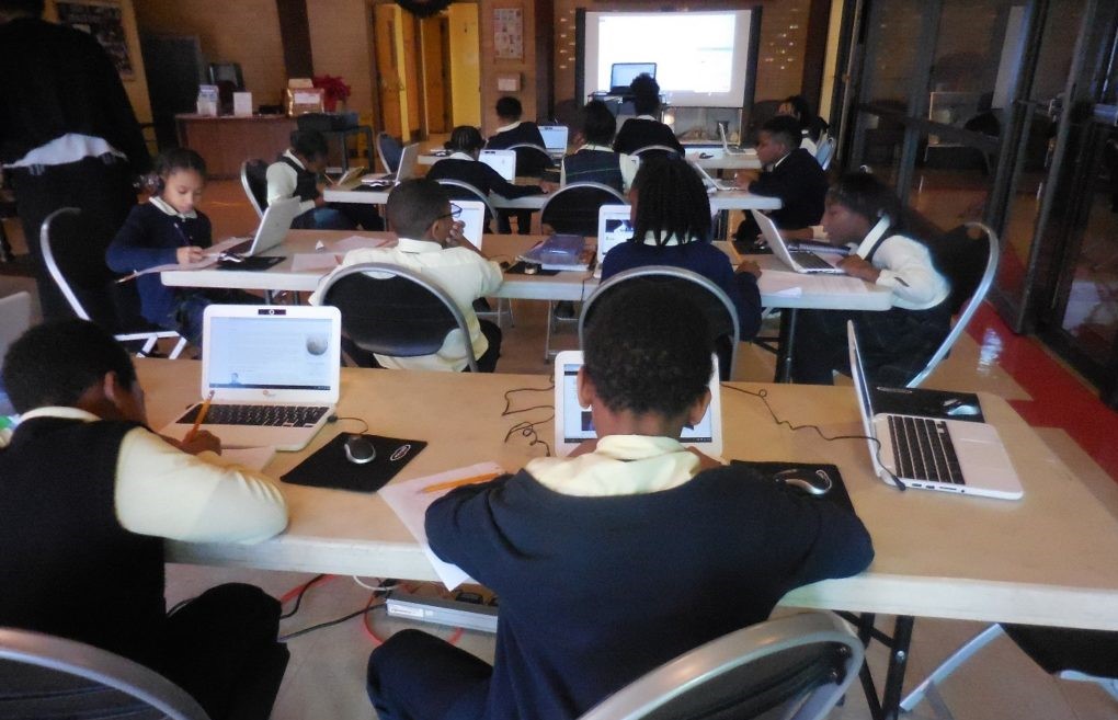 students in technology class