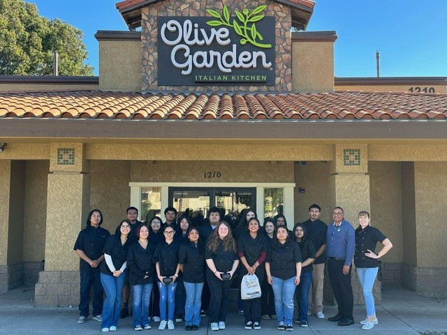 PVHS Culinary Visits Olive Garden