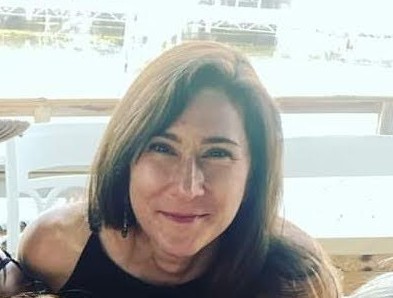 female speech language pathologist
