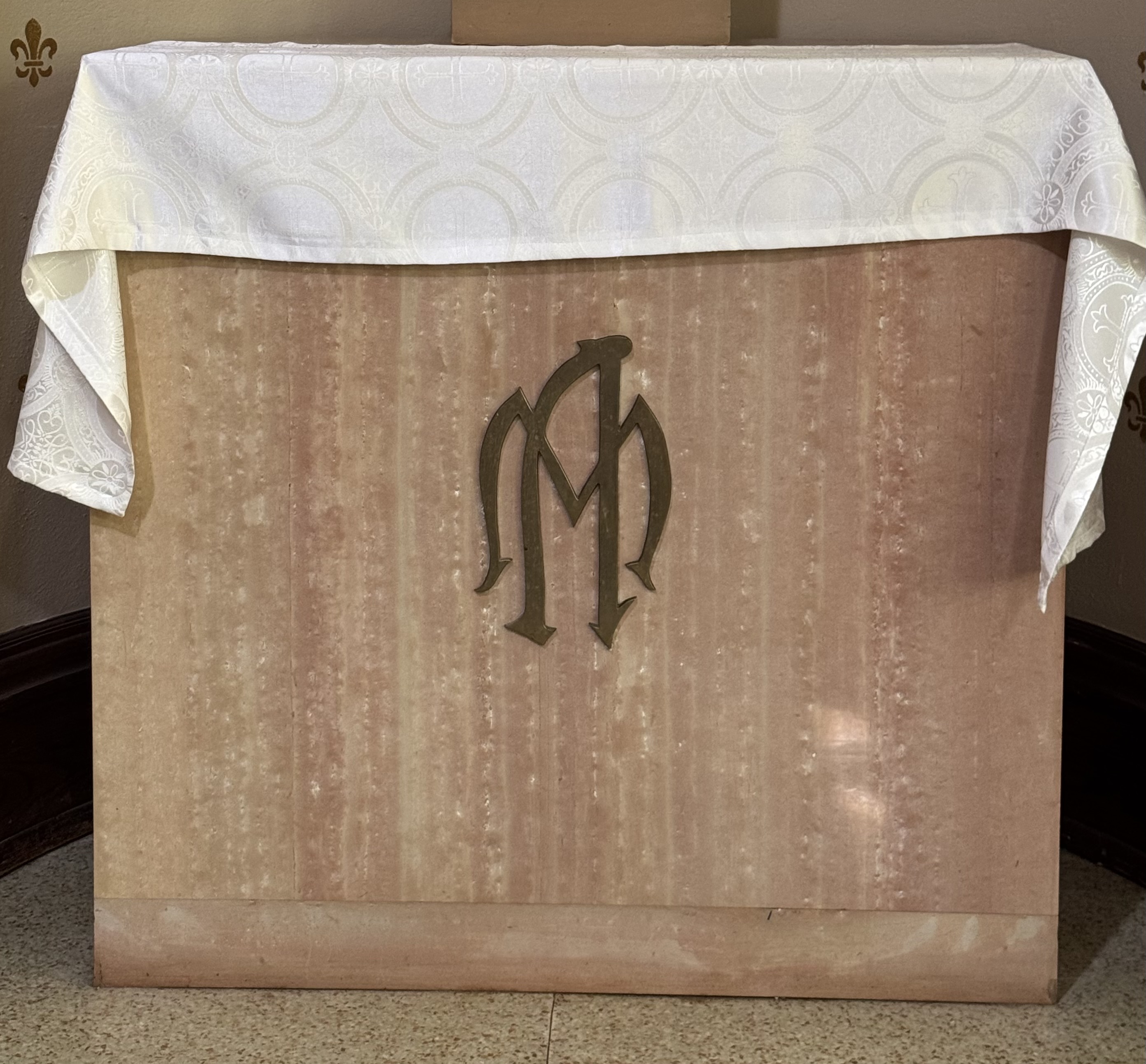 Side altar Blessed Mother