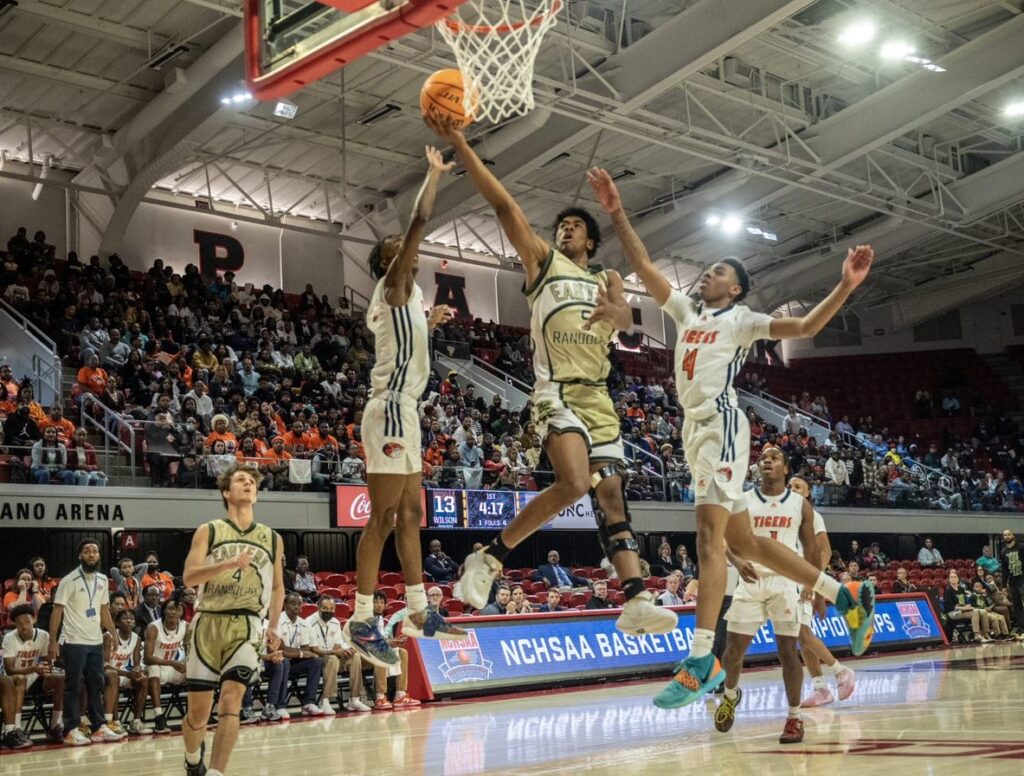 Davonte Brooks Scoring a bucket at the State Championship