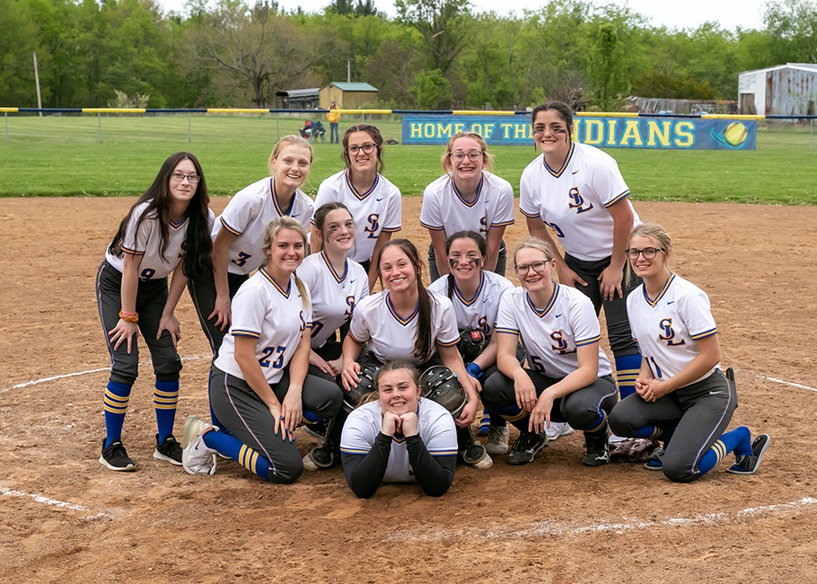 2022 - 2023 Varsity Softball Team