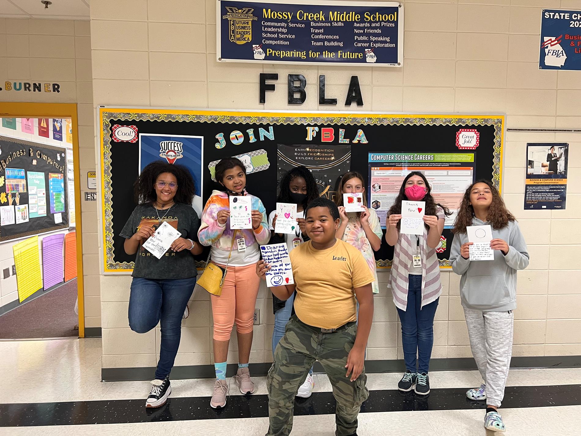 FBLA Members Write Thank You Cards to First Responders