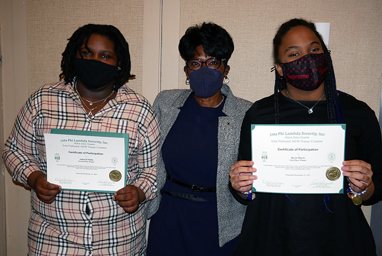 Ambriel Willis, Dr. Joylynn Pruitt-Adams and Kyrie Hayes
