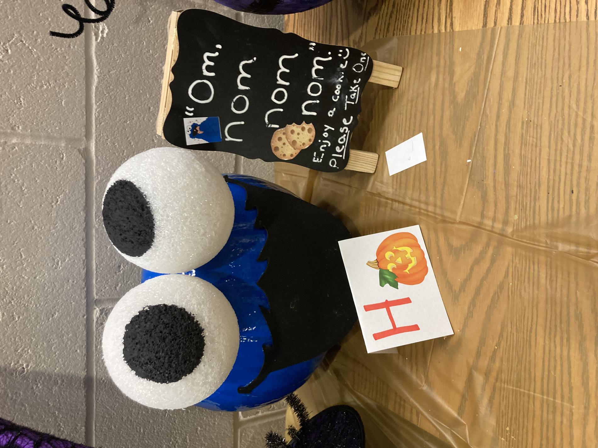 Cookie Monster pumpkin decorating contest winner 1st place